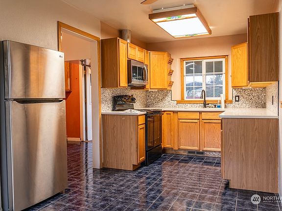 3rd image of 518 SE 12th Street