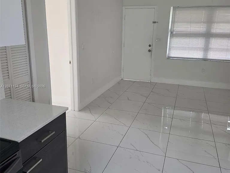 375 E 4th Ave #4 — Photo 4