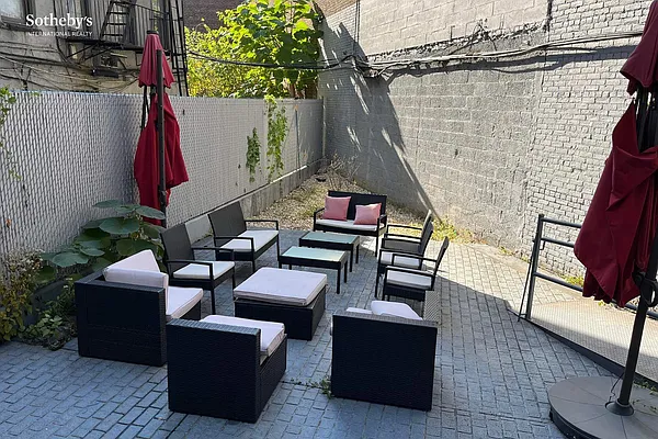 Rented by Sotheby's International Realty | media 11