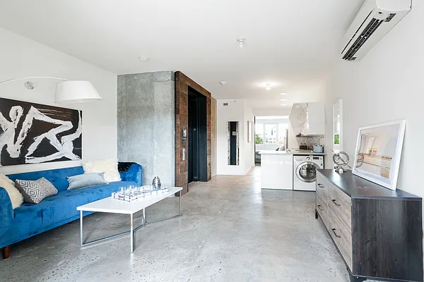 Sold by Compass | media 7