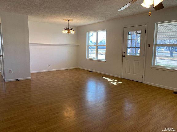 5th image of 753 Windsor Dr