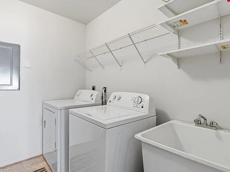 1304 Riversedge Dr — Photo 17