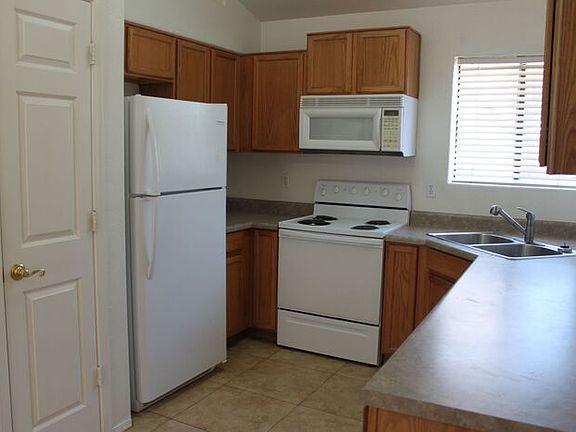 5th image of 921 S Val Vista Dr Unit 180