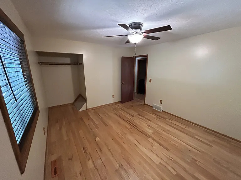 19161 White Pine Dr — Photo 10