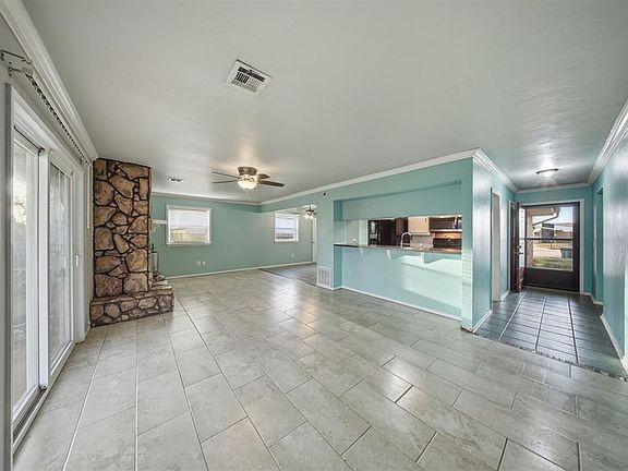 3rd image of 3426 Royalwood Cir