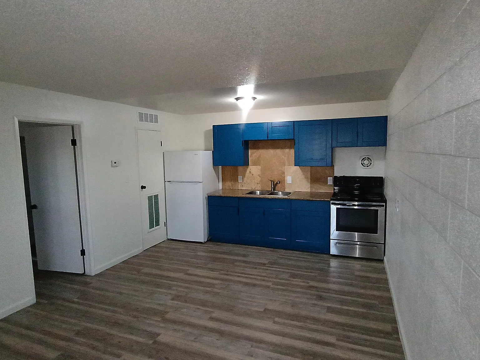 1 bed, 480 sqft, $695 — Photo 3