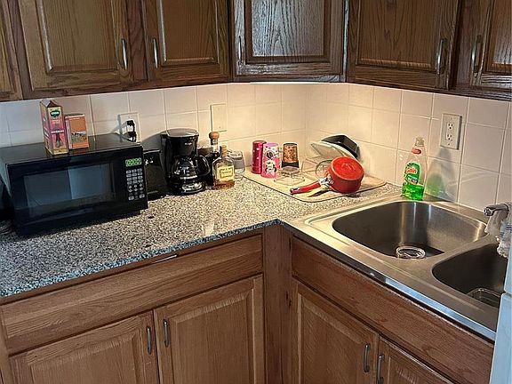 4th image of 1354 Cabrillo Dr
