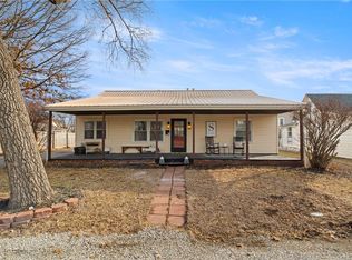 307 S Daviess St, Gallatin, MO 64640