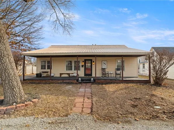 307 S Daviess St, Gallatin, MO 64640