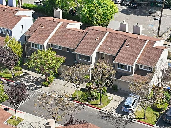 3rd image of 539 Blue Jay Dr