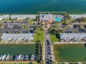 4911 Coquina Key Dr SE, Saint Petersburg, FL