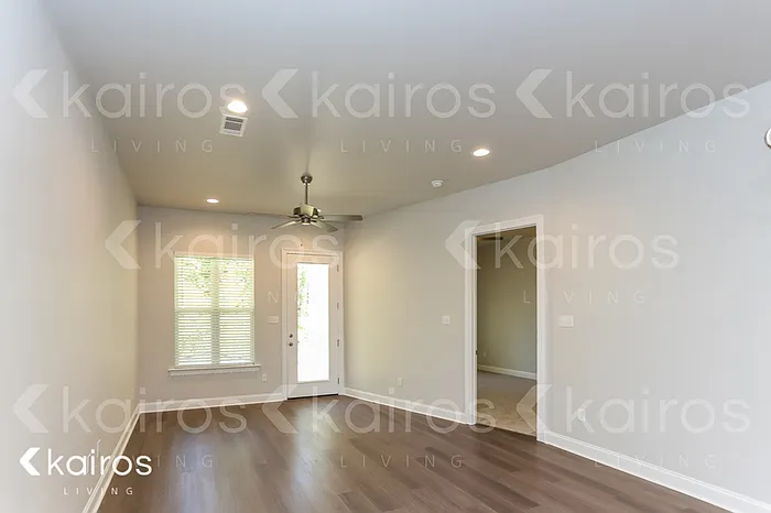 3 bed, 2.0 bath, 1505 sqft, $1,925 — Photo 3