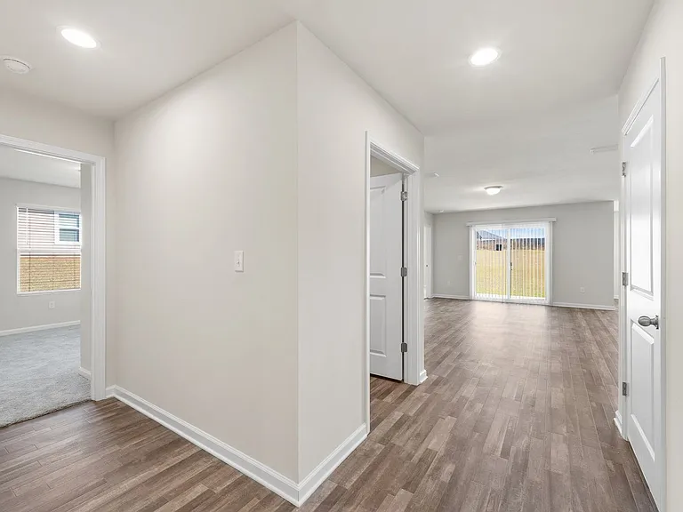 511 Whispering Creek Ave — Photo 11