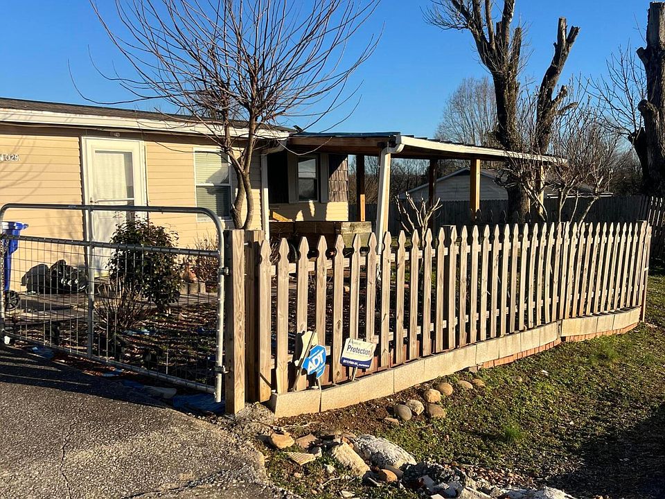 1st image of 1029 Green Rd