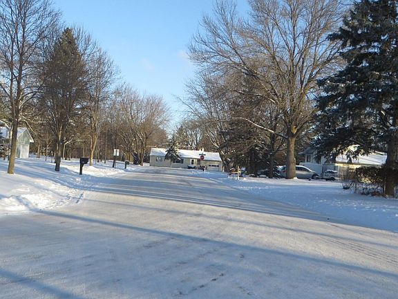 5th image of 940 Brenda Lee Dr