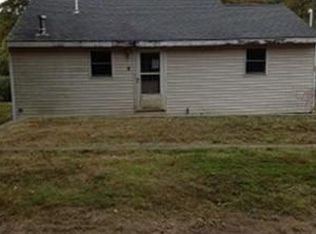 8 Gauvin St, Wareham, MA 02571