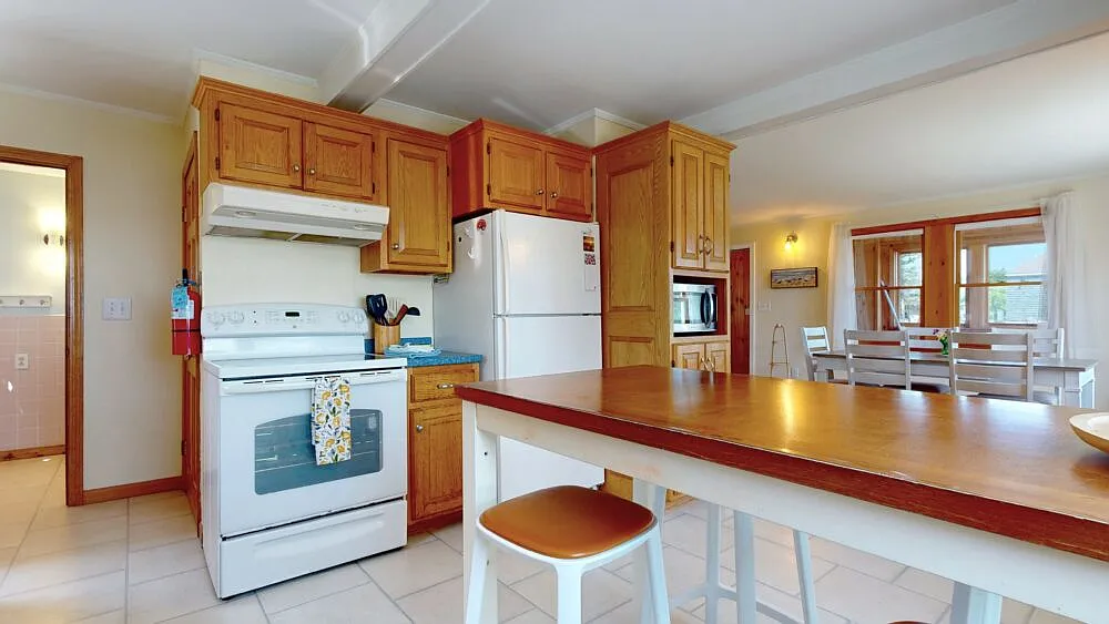 4 bed, 1.5 bath, 1512 sqft, $3,000 — Photo 4