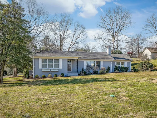 609 Ridgecrest Dr, McMinnville, TN 37110