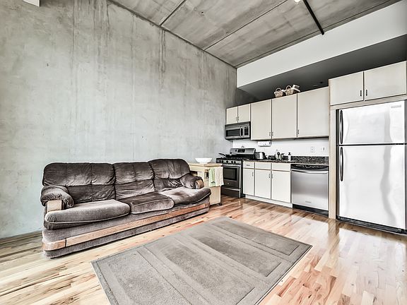 3rd image of 630 N Franklin St #1113