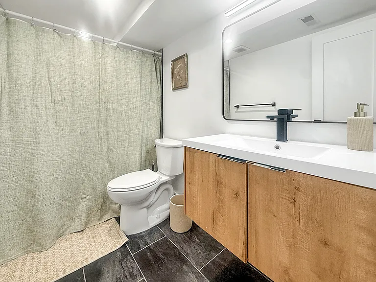 436 Lamont St NW — Photo 2
