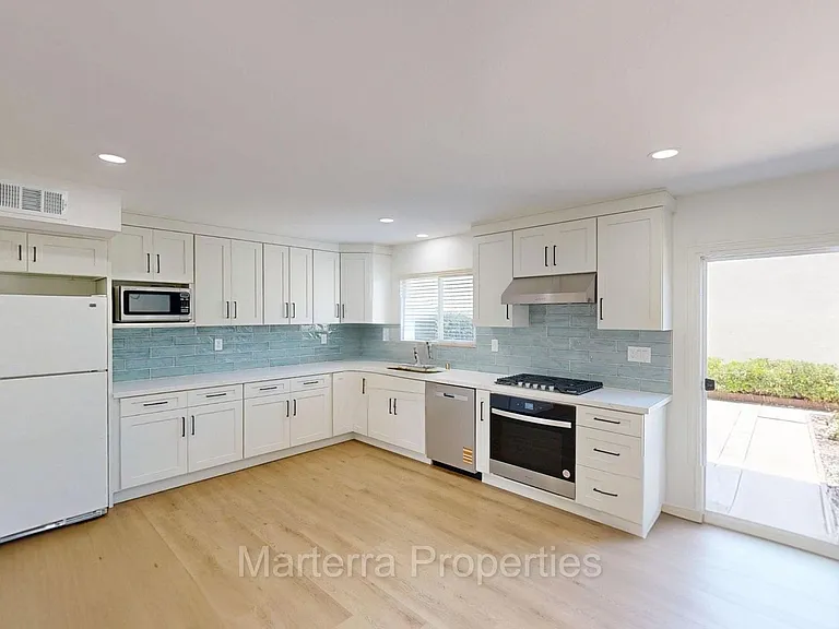17755 La Rosa Ln — Photo 5