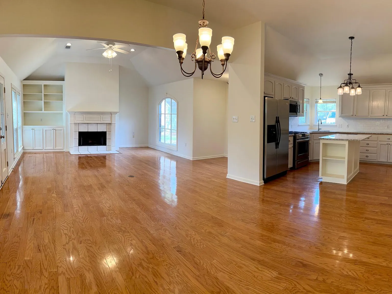 3 bed, 1653 sqft, $1,975 — Photo 4