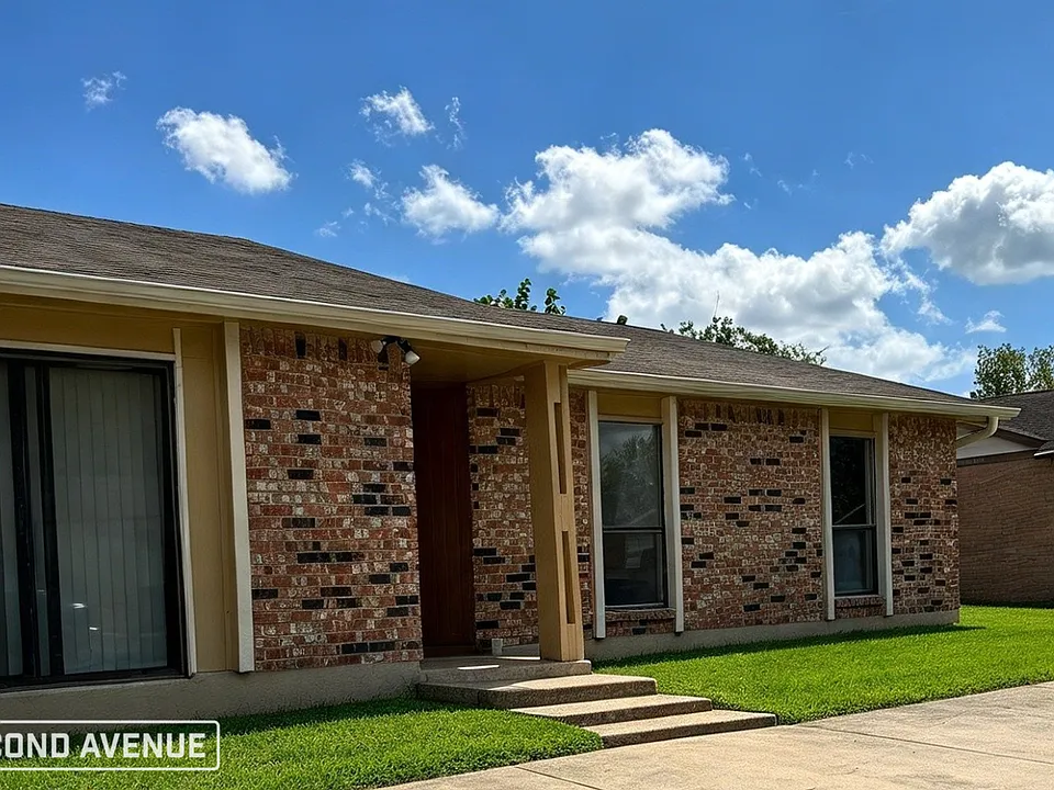 16211 Bowridge Ln
