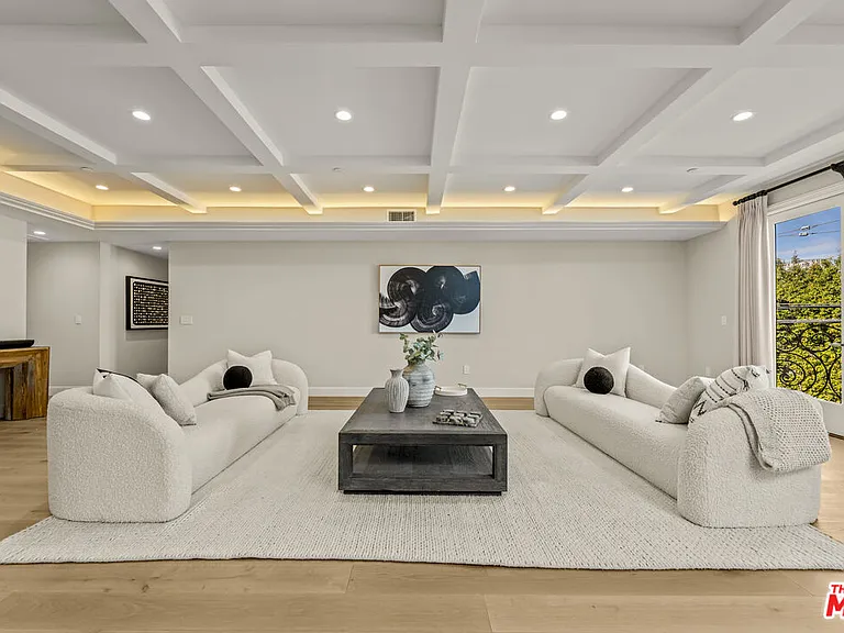1825 Pandora Ave #Penthouse 402 — Photo 10