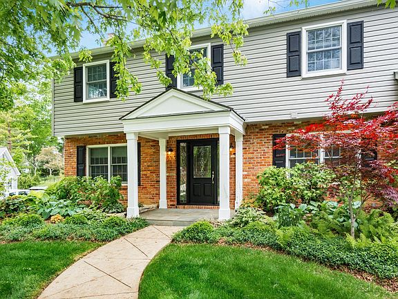 3rd image of 2504 Danvers Ct