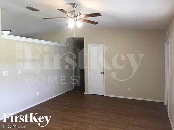 3rd image of 1209 NE 18th Pl