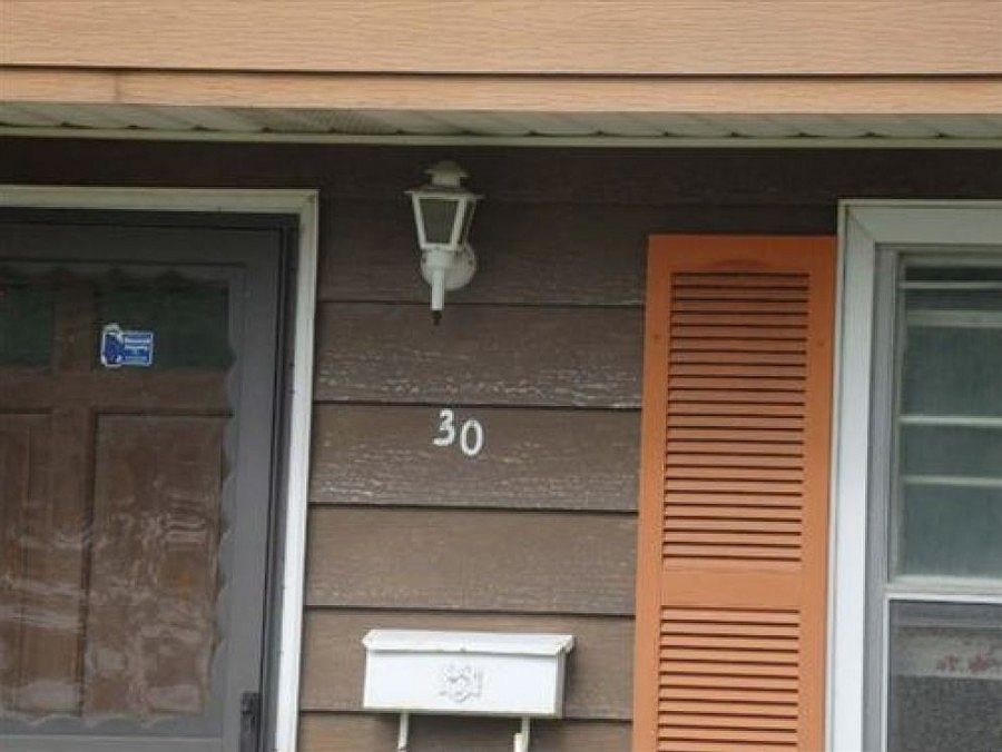 2nd image of 30 Queens Dr