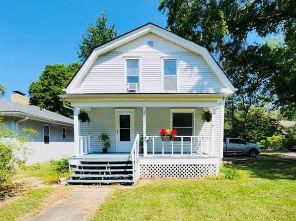 2146 Massachusetts St, Lawrence, KS 66046