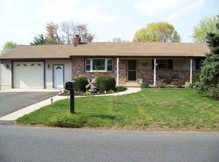 108 Memorial Ln, Mount Laurel, NJ 08054