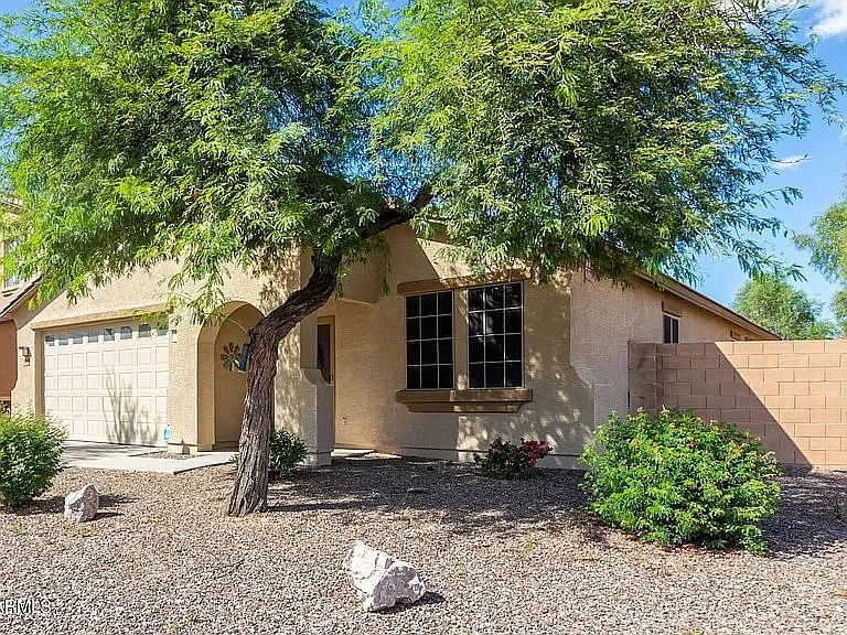 1180 E Saddleback Pl — Photo 3