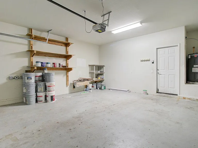 2143 W Marconi Ave — Photo 53