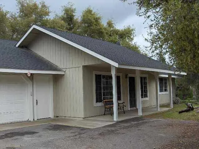 30593 Holiday Dr photo 1
