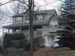 196 Rabbit Run, Ingleside, IL 60041