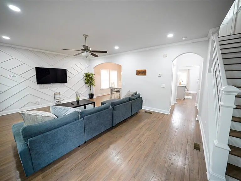 1141 McDaniel St SW — Photo 4