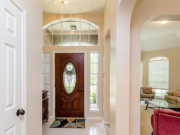 5th image of 218 Windrift Ct