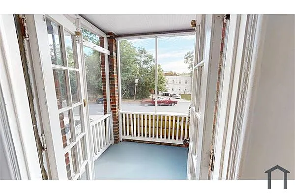 Photo 2 of 10 - 2927 Pennsylvania Ave SE #2 - Washington, DC Building Photo - 2927 Pennsylvania Ave SE #2