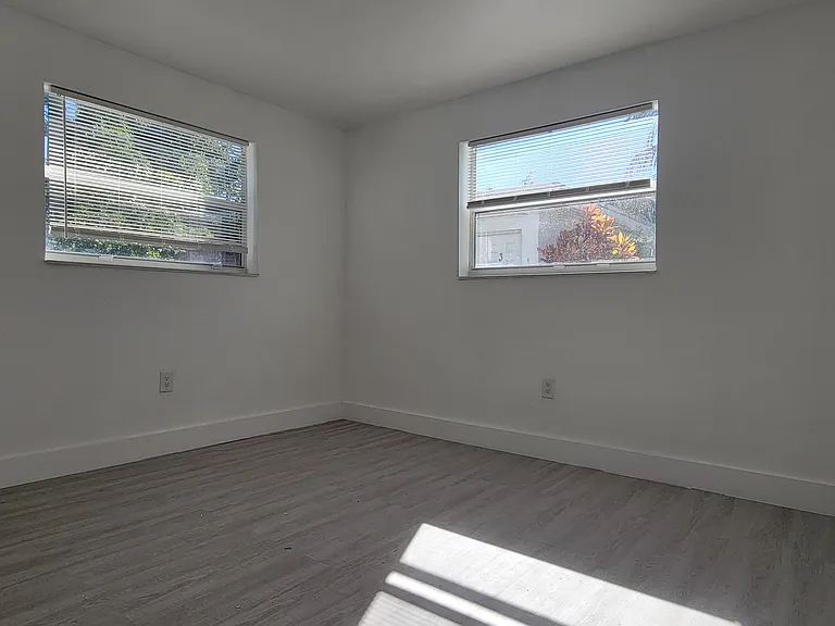 8315 NE Miami Ct #3 — Photo 8