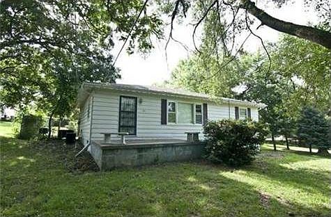1st image of 831 S 94th St
