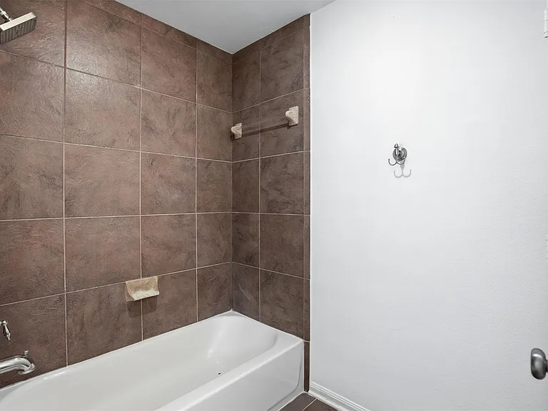 2802 Kestrel Trace Ln — Photo 38