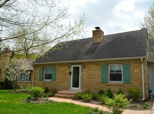 825 Oak St, Elgin, IL 60123