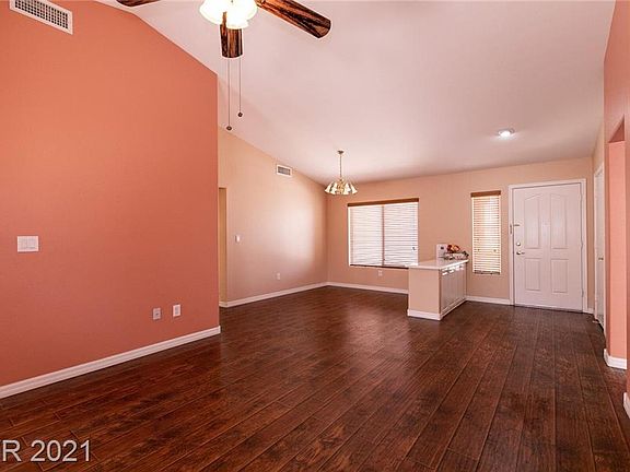 4th image of 10109 Crescent Creek Dr