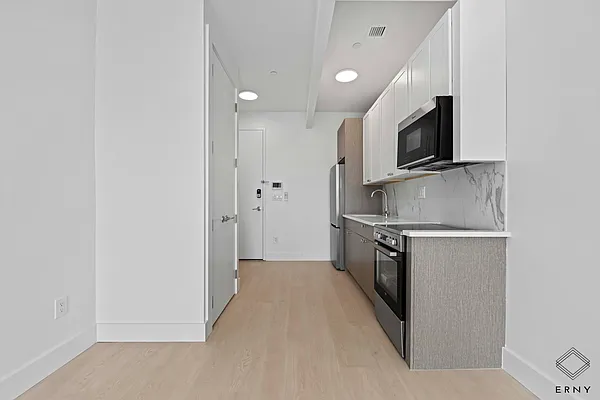 Rented by ERNY LLC | media 6