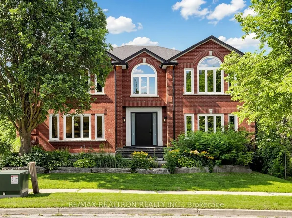 199 Corner Ridge Rd, Aurora, ON L4G 6L5