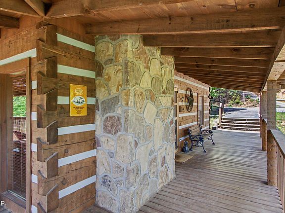 4th image of 1723 Bluff Ridge Rd