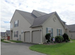 6106 Timberknoll Dr, Macungie, PA 18062