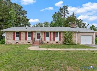1206 Duke Of Gloucester St, Colonial Heights, VA 23834